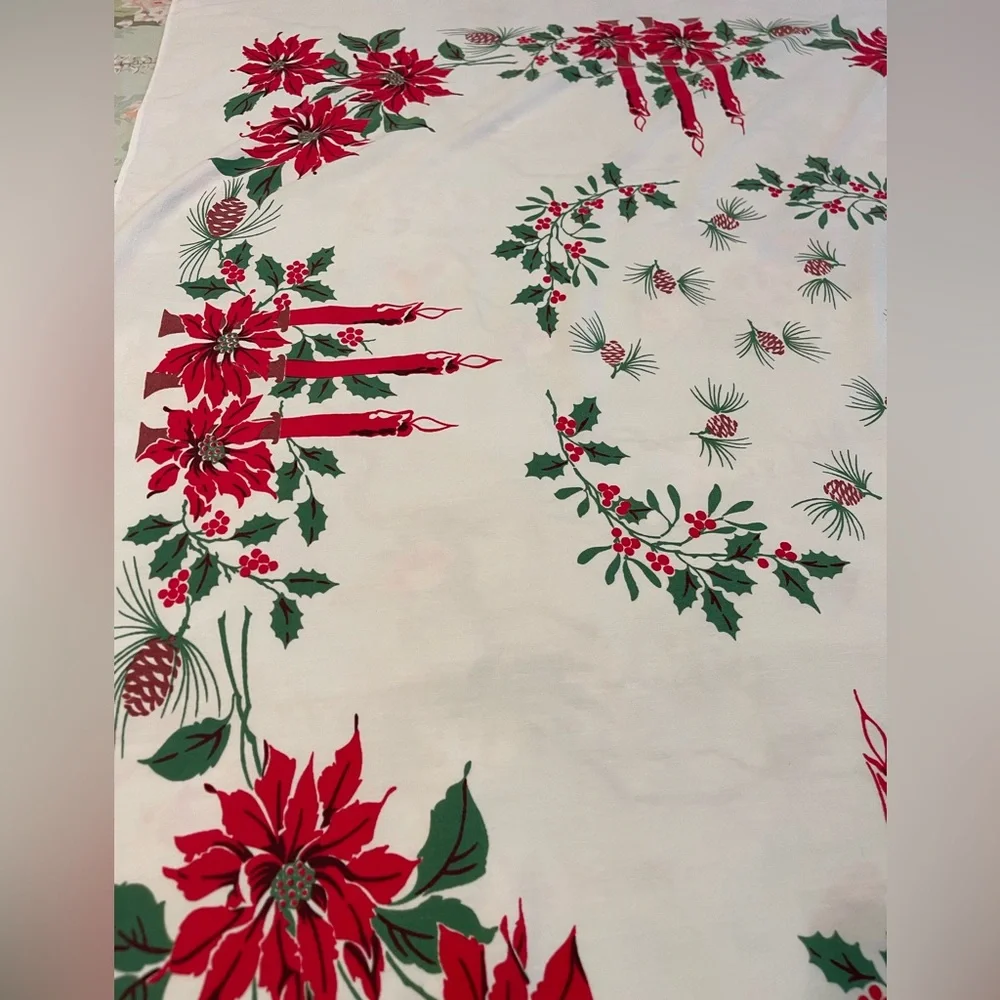 Vintage 1950/60s Christmas‎ cotton blend tablecloth 51”x43” poinsettias candles
